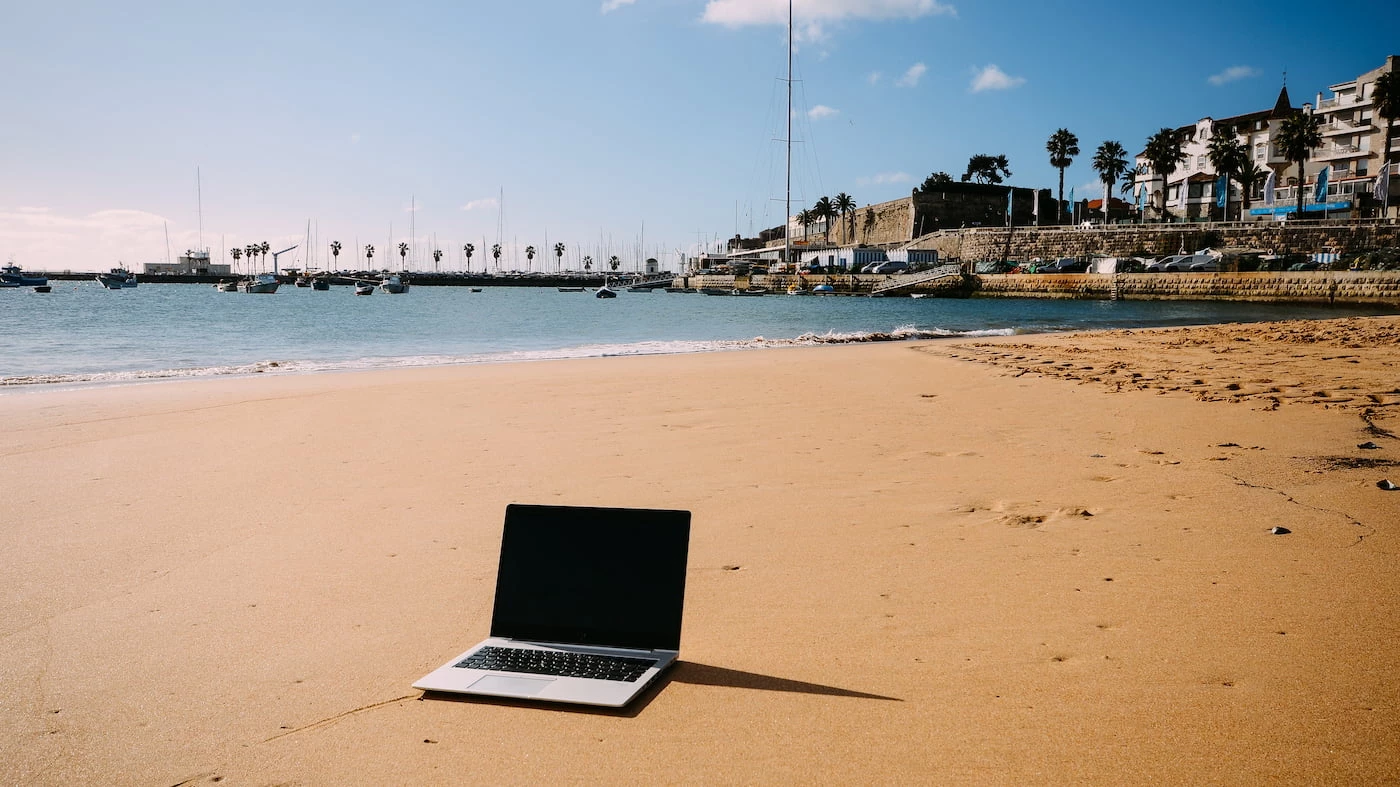 Out of Office… of toch niet helemaal?
